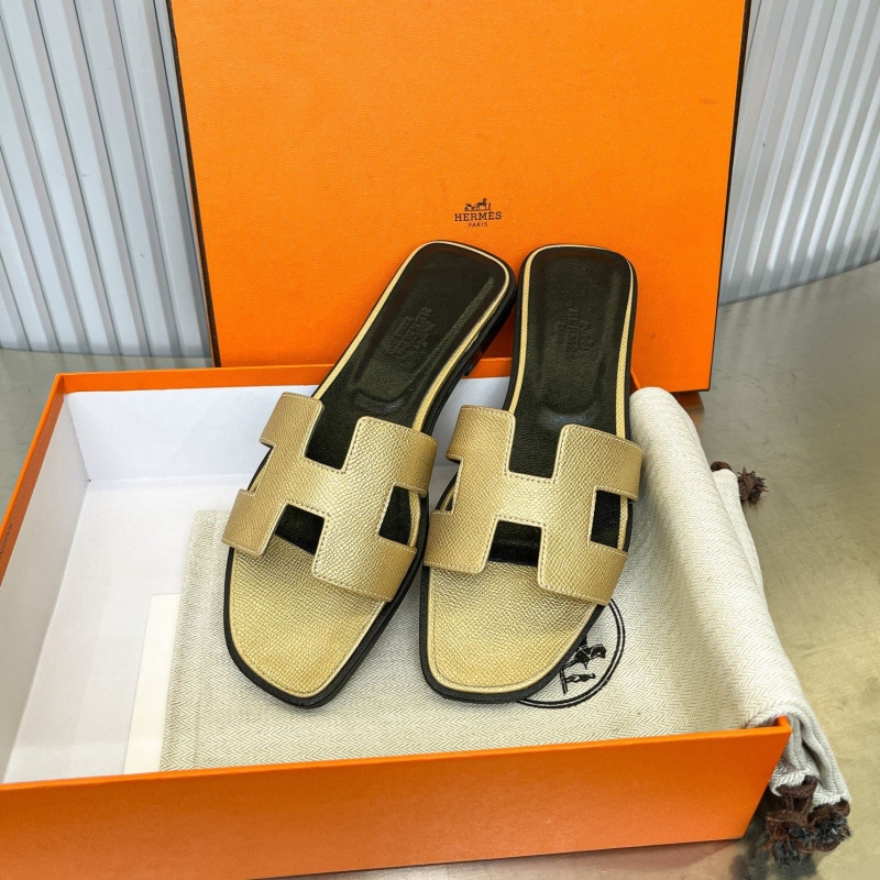H**mes slippers